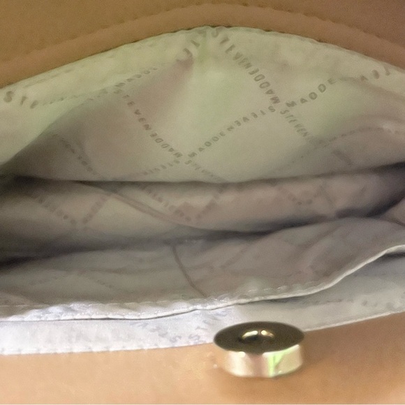 Steve Madden Bevelyn Crossbody Bag - Picture 13 of 15